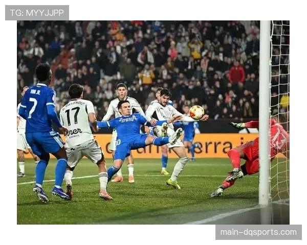 西班牙媒体报道，皇马已接触利物浦边锋路易斯-迪亚斯的团队